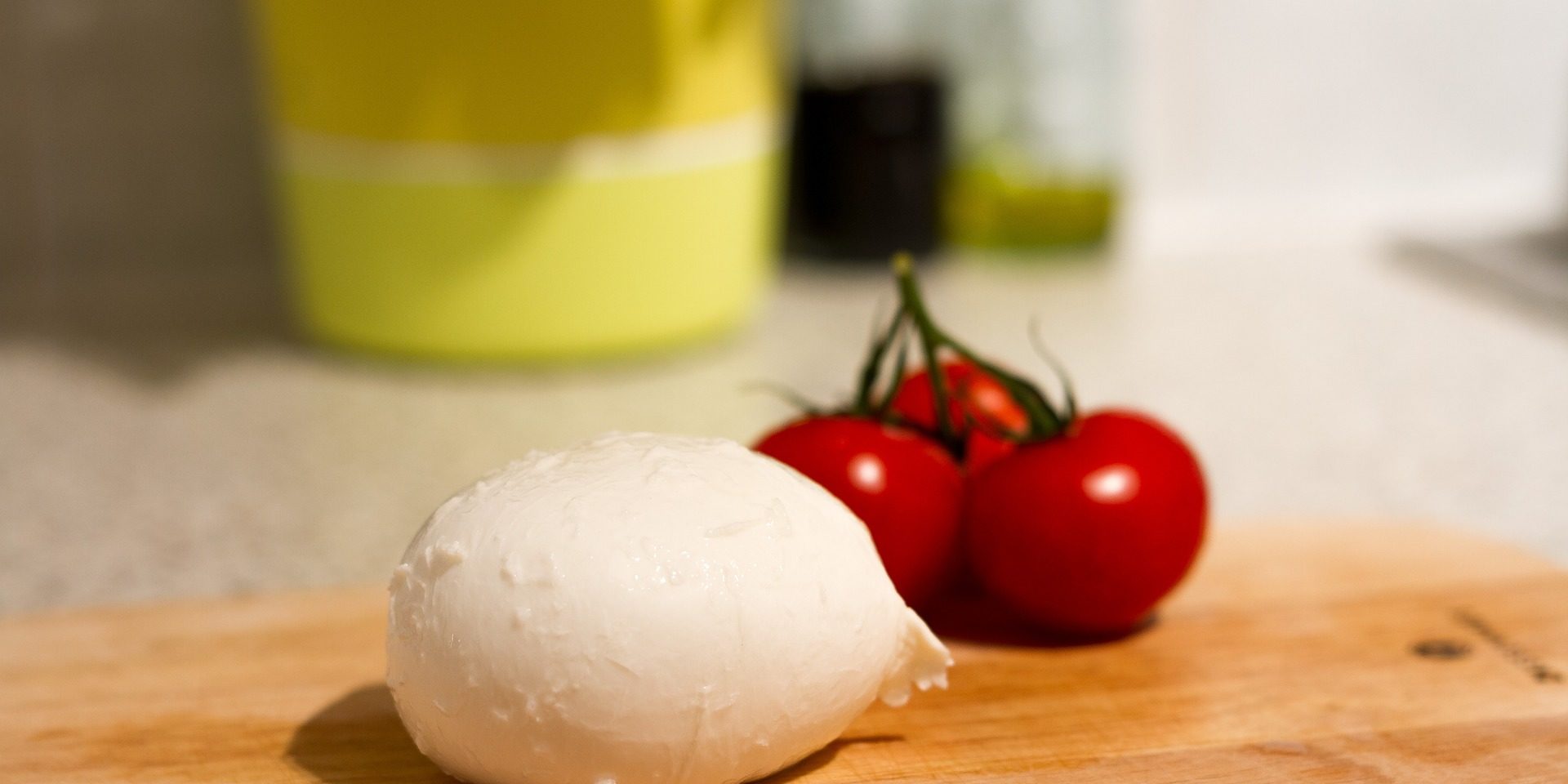 mozzarella-681464_1920